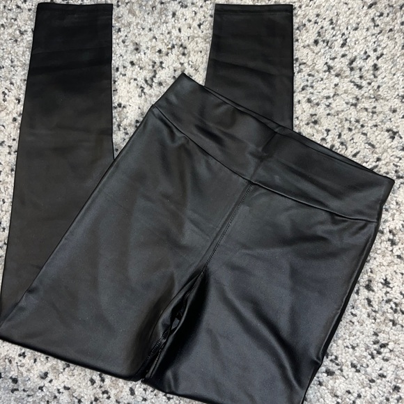 Faux Leather Matte Black Leggings Pants - Picture 3 of 9